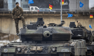 已经损失170万兵员！乌克兰仍不认命，北约80万大军待命，开辟东线战场？