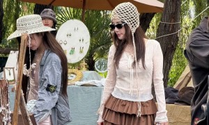 李小璐与朋友大理游玩，被她的生图吓到，不像明星反倒和网红没差