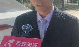 狗咬邻居被摔死后主人上门打砸遭反杀，该案一审未当庭宣判，检方认为被告人系防卫过当