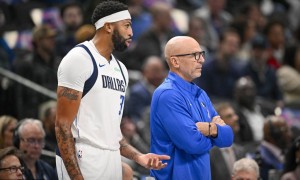 独行侠官方：浓眉遭遇左小腿轻微拉伤 至少缺席2场