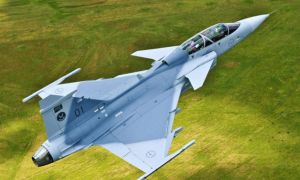 乌克兰军购双11狂欢：刚买150架鹰狮，又买100架阵风，谁疯了？