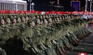 金正恩连续八次深夜阅兵,“大杀器”亮相!